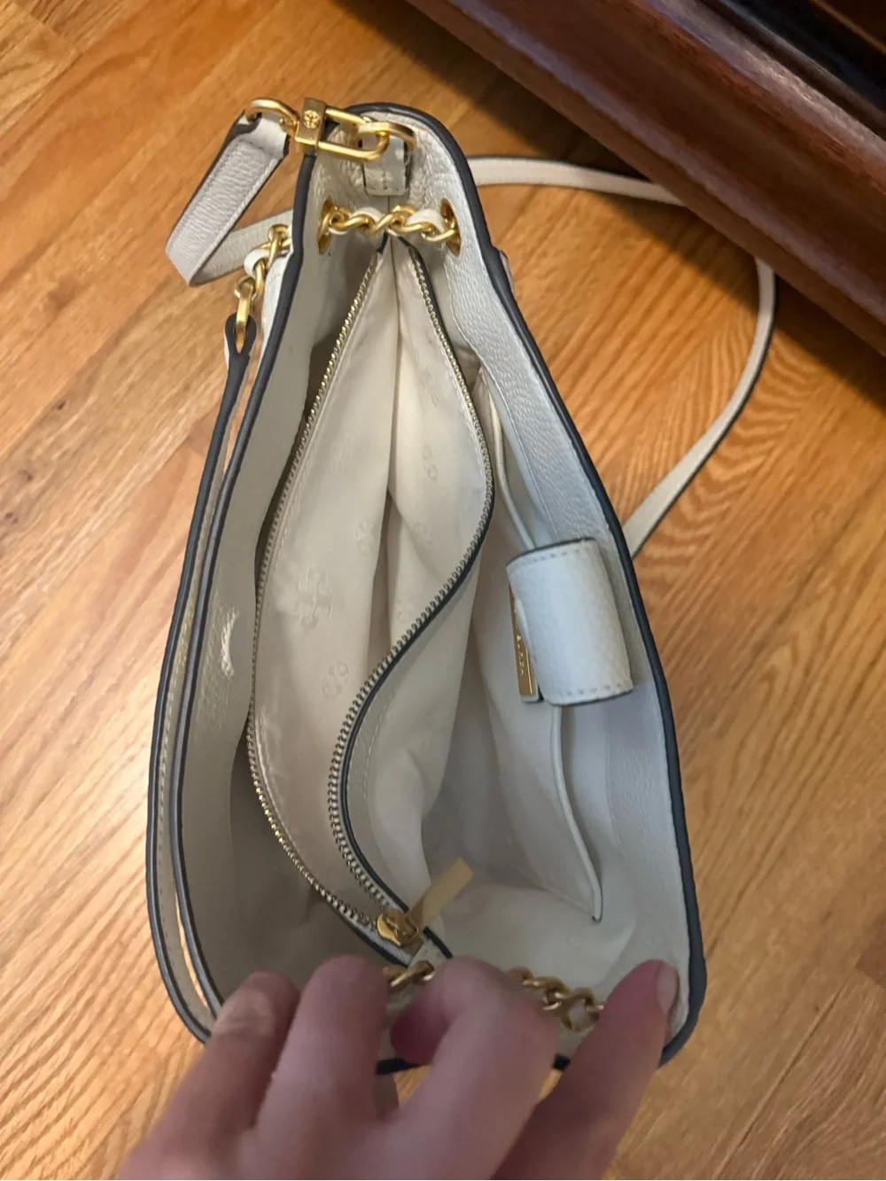 Tory Burch White Leather Convertible Shoulder Bag with Gold Chain